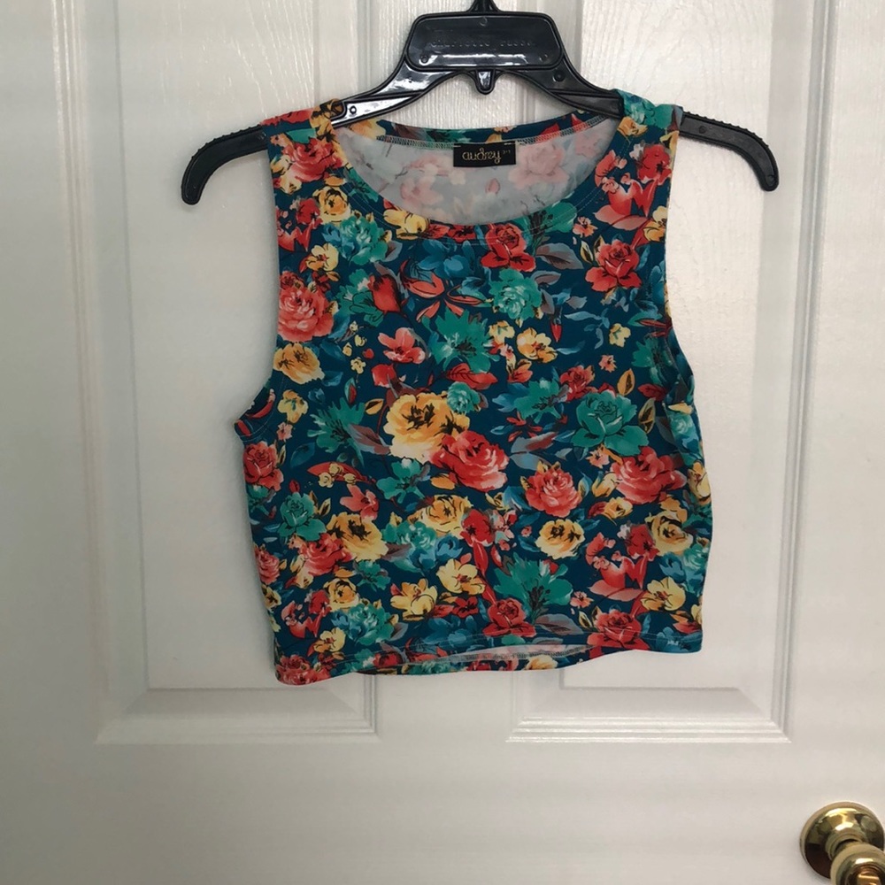 Floral crop top size Small.